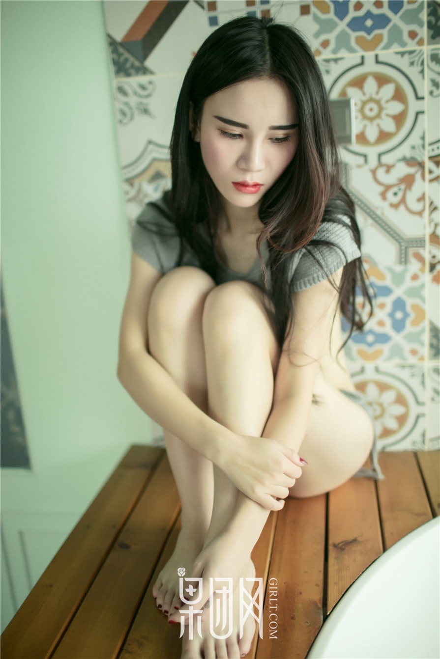 长发美女万万蕾丝内衣美乳写真照片(第20页)