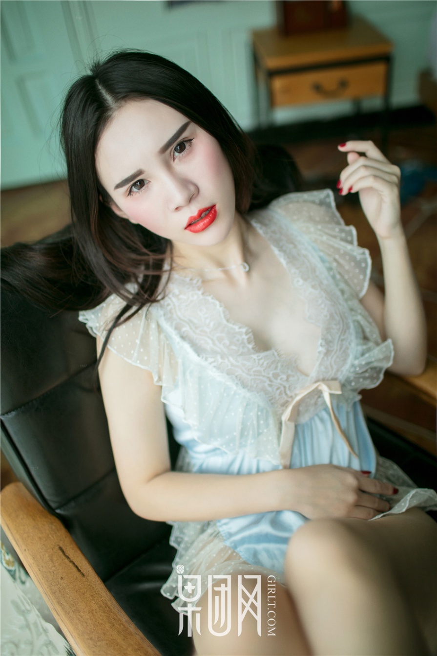 长发美女万万蕾丝内衣美乳写真照片(第25页)