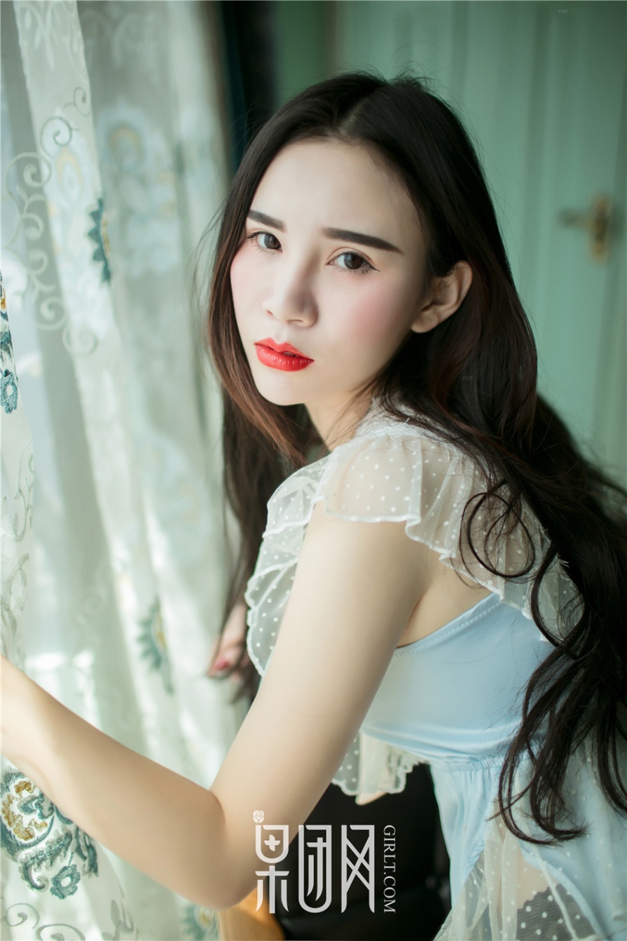 长发美女万万蕾丝内衣美乳写真照片(第27页)