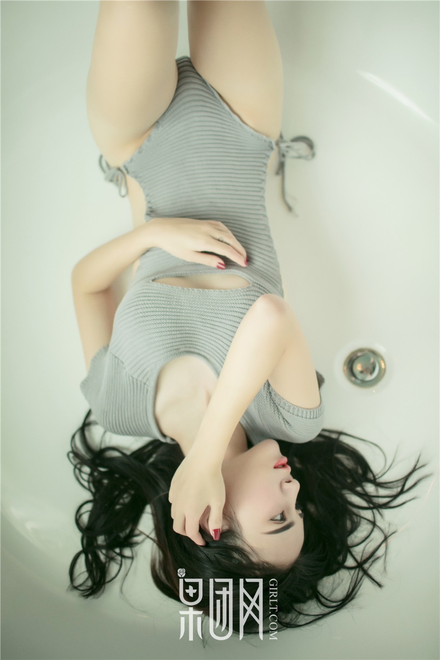 长发美女万万蕾丝内衣美乳写真照片(第33页)