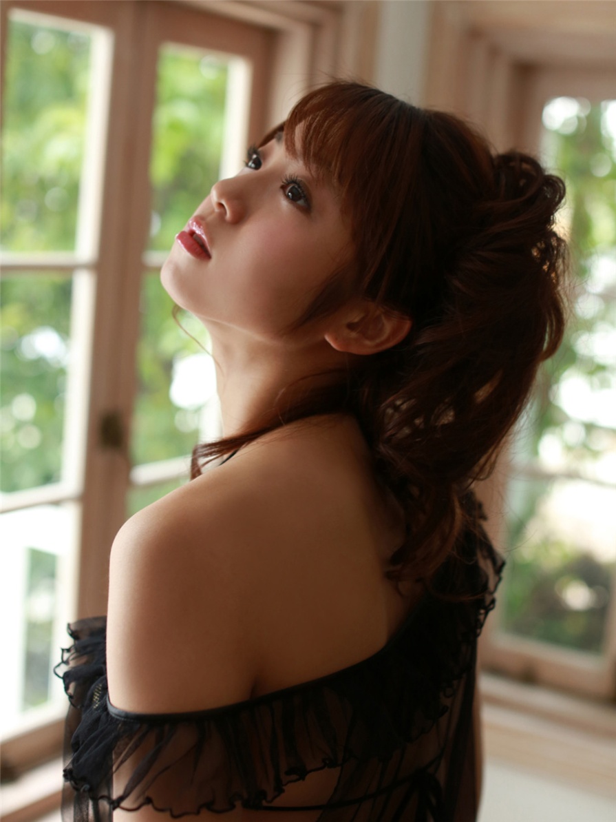 日本甜美女生比基尼美乳写真图片(第21页)