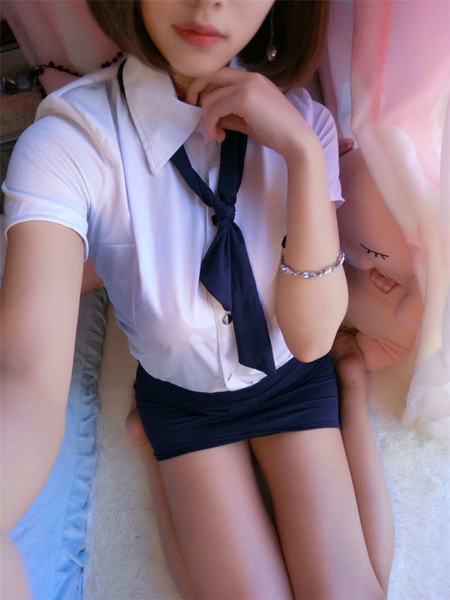 甜美女生空姐制服美乳诱惑写真图片(第18页)