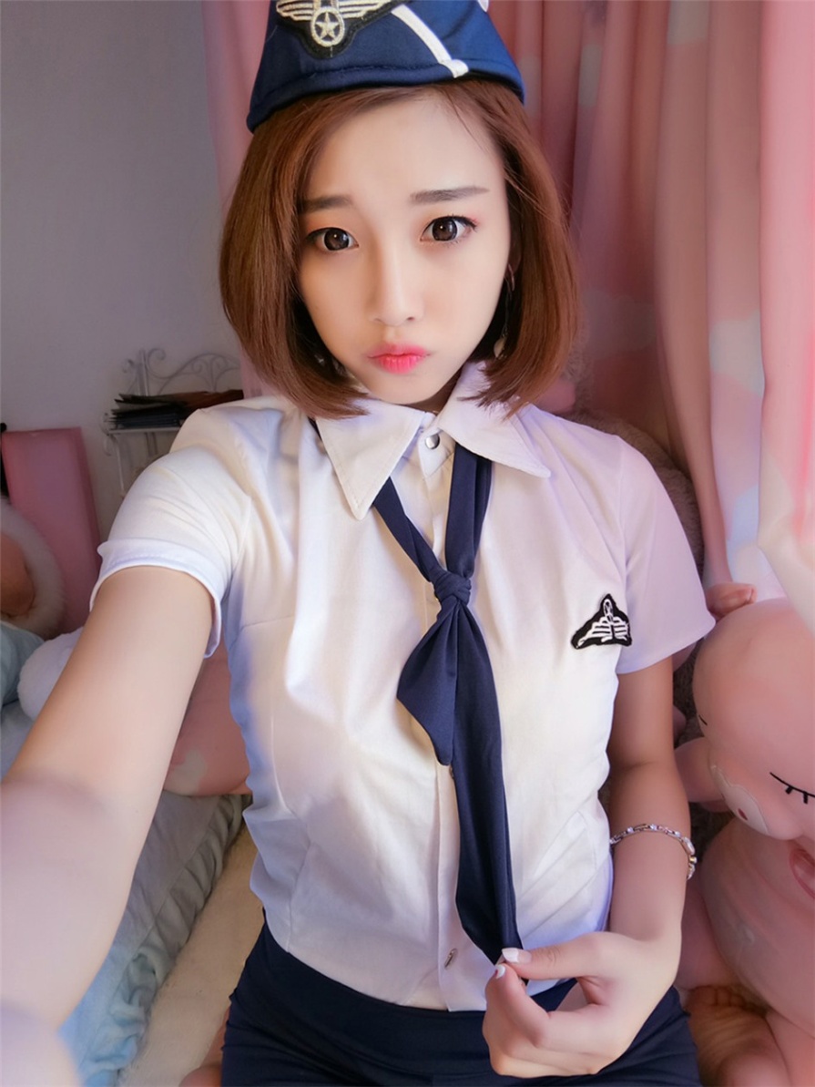 甜美女生空姐制服美乳诱惑写真图片(第25页)