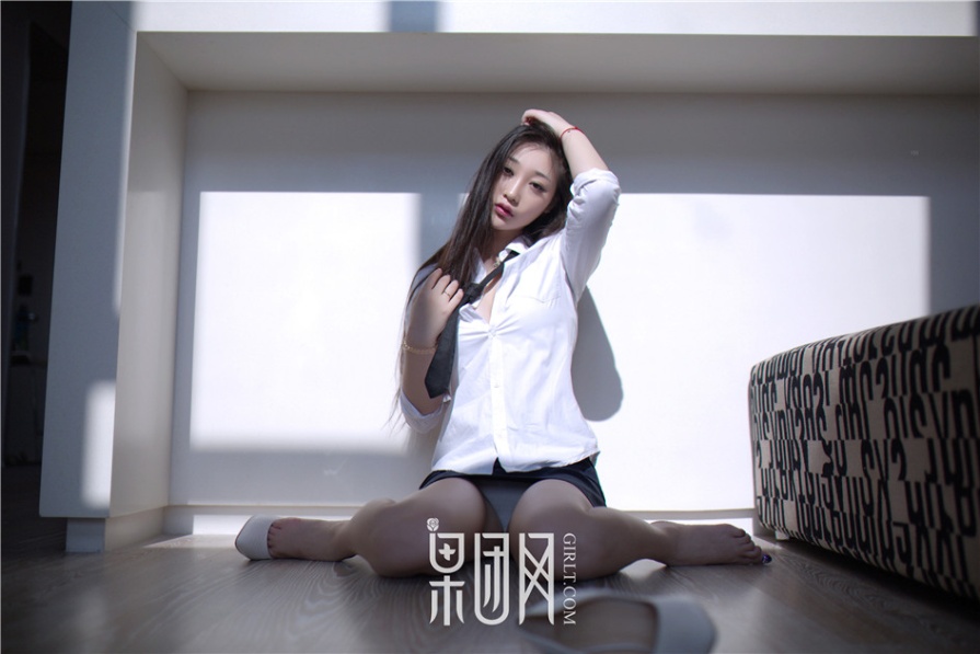 内衣美女妲己_Toxic学生制服短裙爆乳喷火写真(第11页)