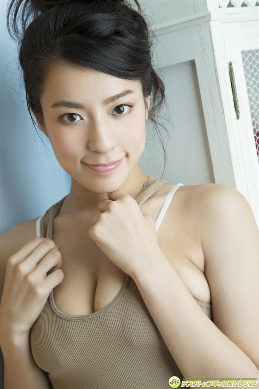 日本大胸美女小瀬田麻由性感内衣私房照(第7页)