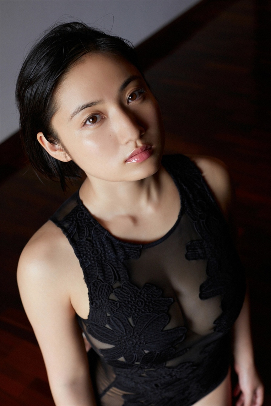  日本中短发女星入江紗綾丰满爆乳极致魅惑写真图片(第55页)