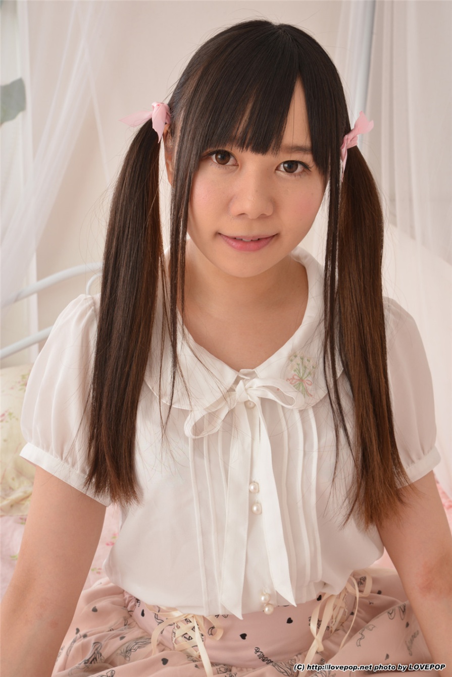 日本白丝小萝莉みのりしょこ性感写真私房照(第23页)