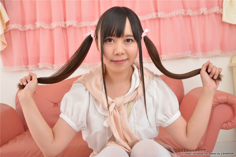 日本白丝小萝莉みのりしょこ性感写真私房照(第25页)