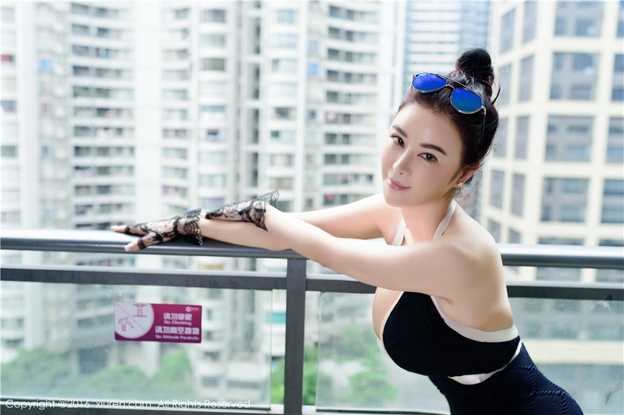 风骚美女香港EVA巨乳户外写真图片(第6页)