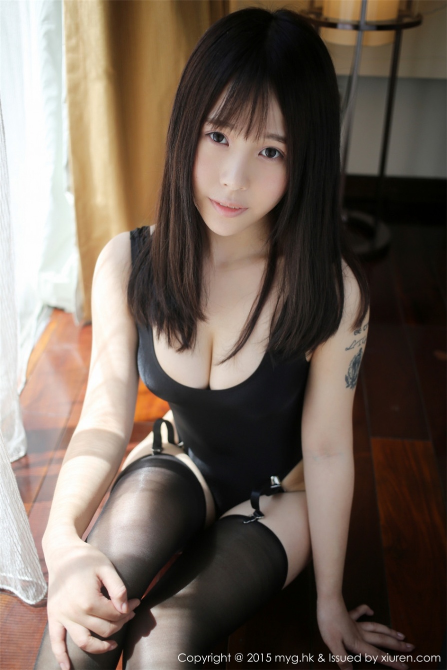 纹身美女Evelyn艾莉黑丝性感诱惑私房照片(第47页)
