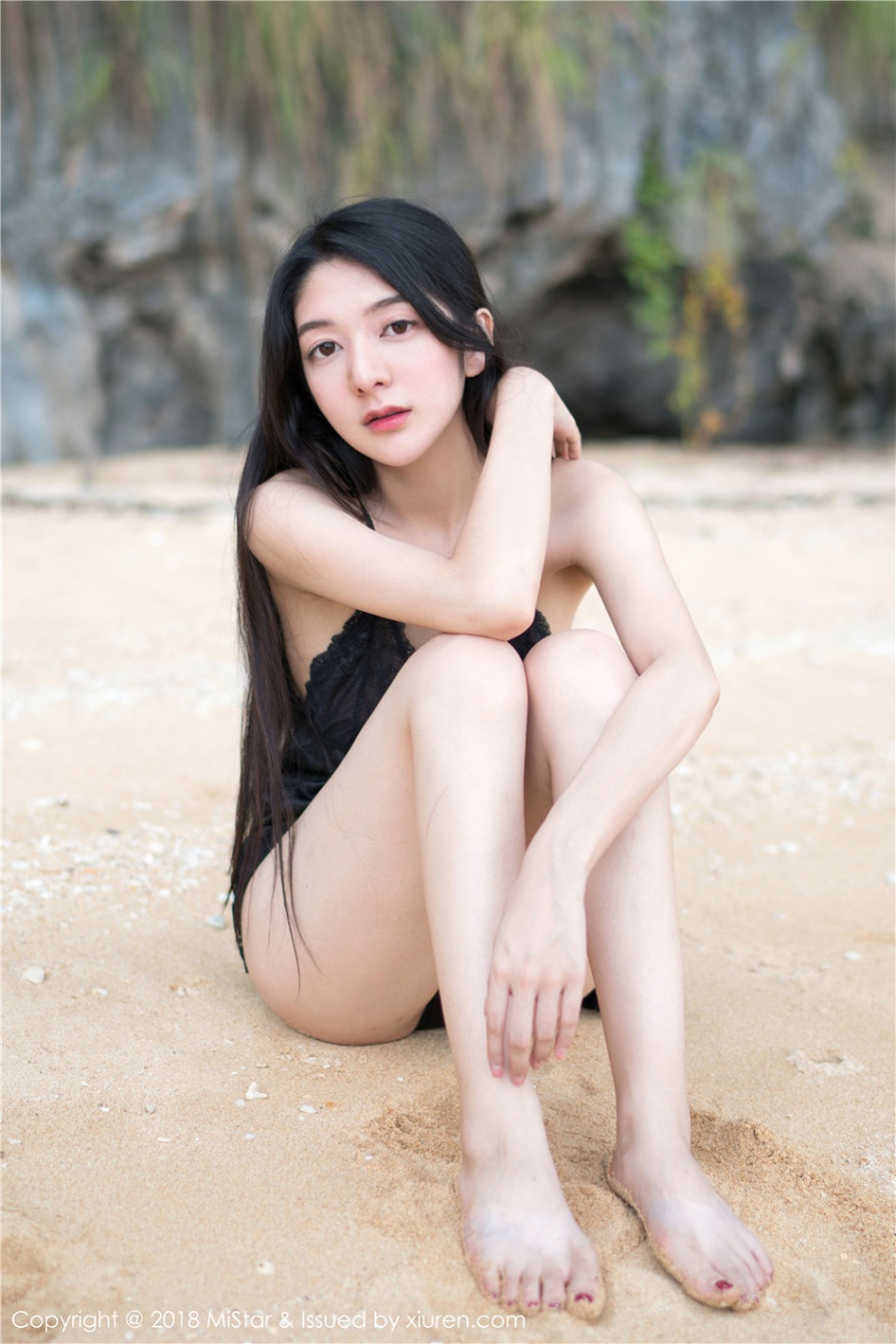 小清新美女小热巴户外真空白皙美乳写真图片(第9页)