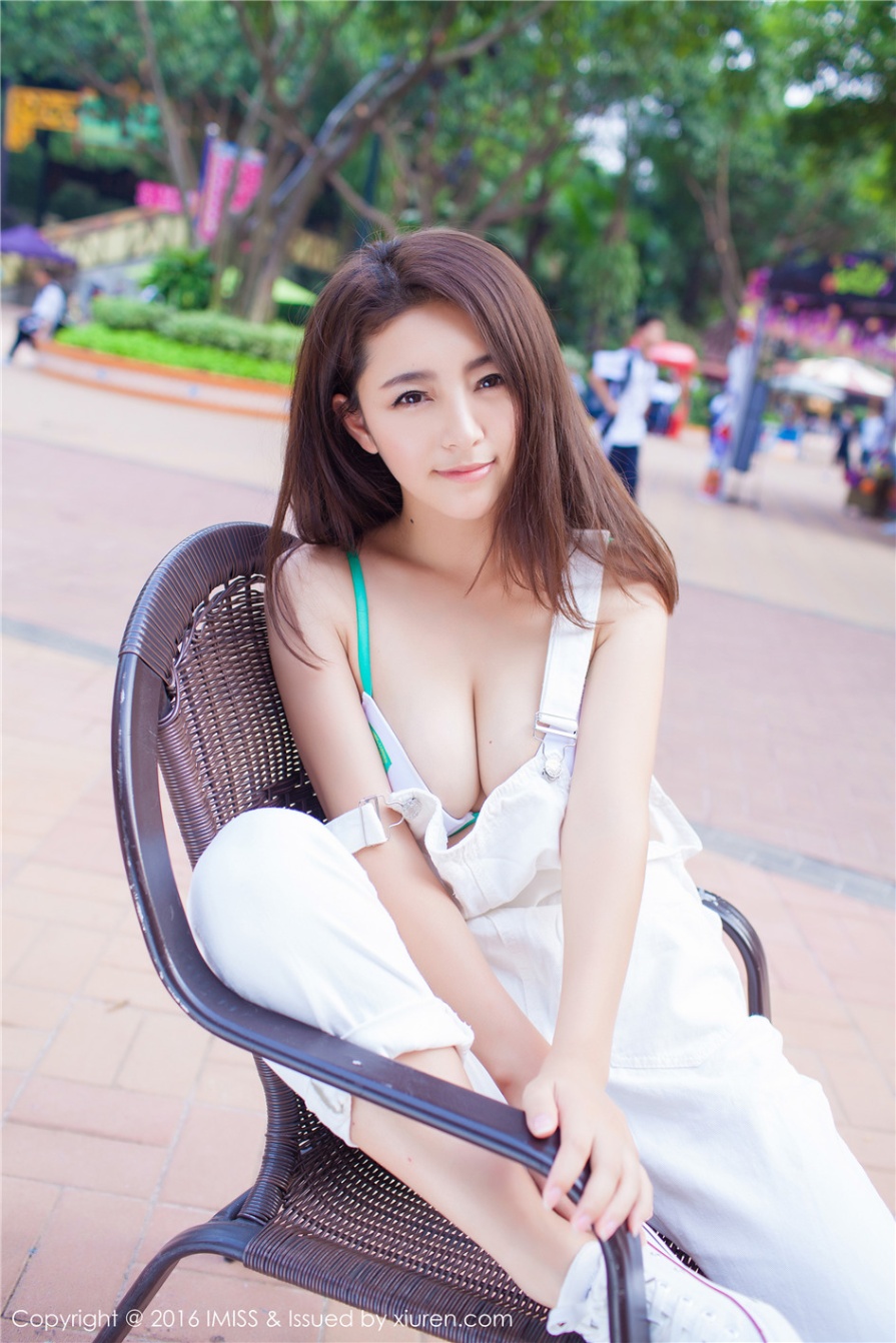 可爱大胸美女夏茉GIGI户外撩裙性感内衣写真图片(第34页)