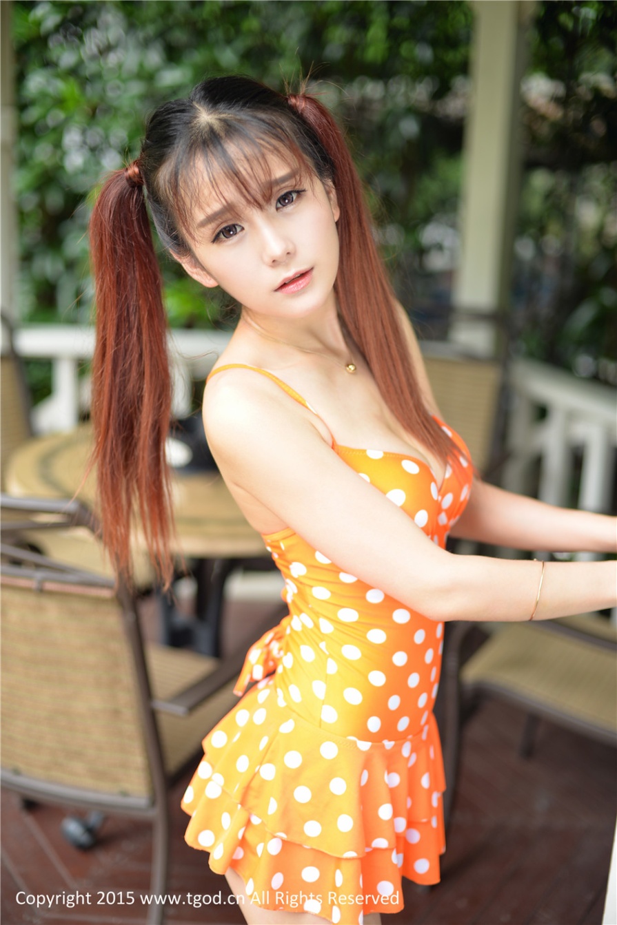 童颜美女小九学生妹装扮户外美乳写真图片(第26页)