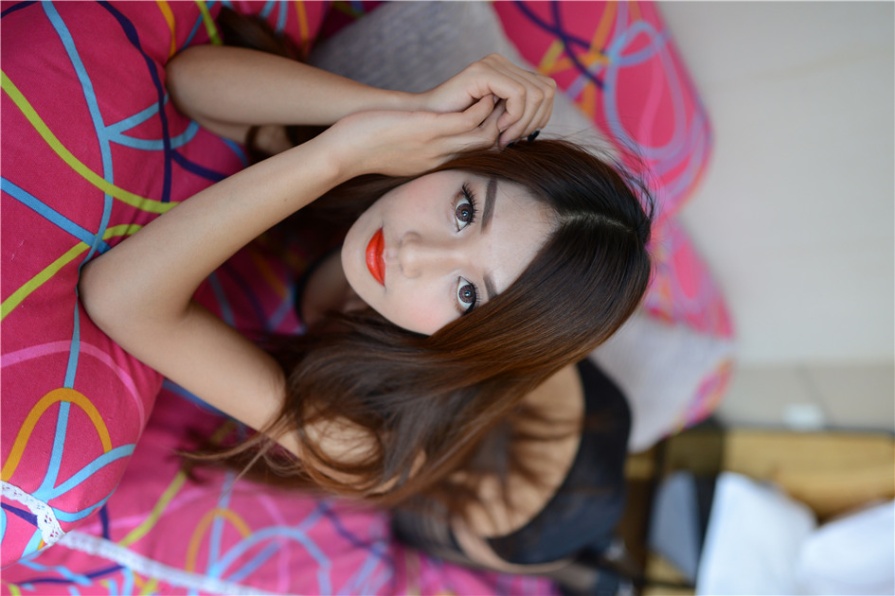 内衣模特芊芊酒店黑丝迷人乳沟诱惑写真图片(第24页)