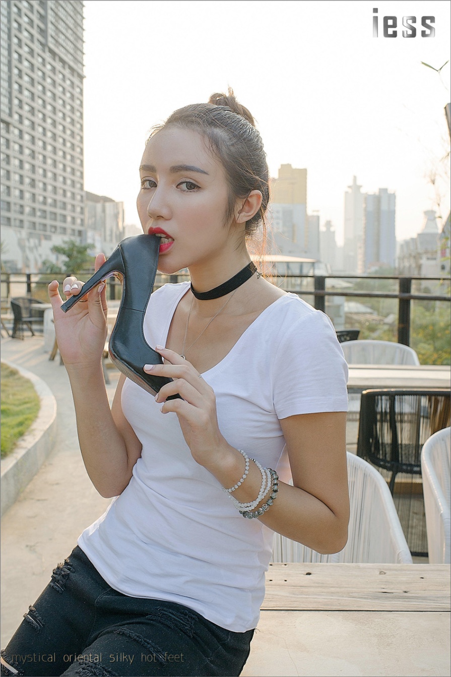 时尚美女SASA超薄肉丝袜玉足写真(第35页)