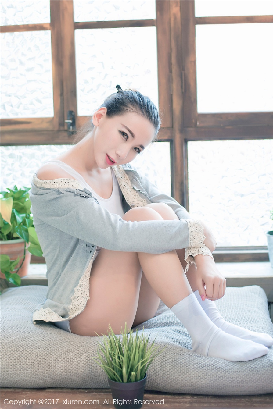 白皙美女赵颖女仆装迷人酥胸诱惑写真图片(第9页)
