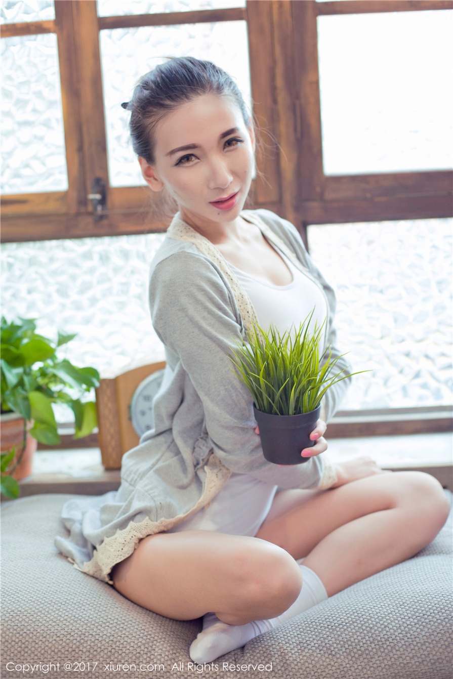 白皙美女赵颖女仆装迷人酥胸诱惑写真图片(第47页)