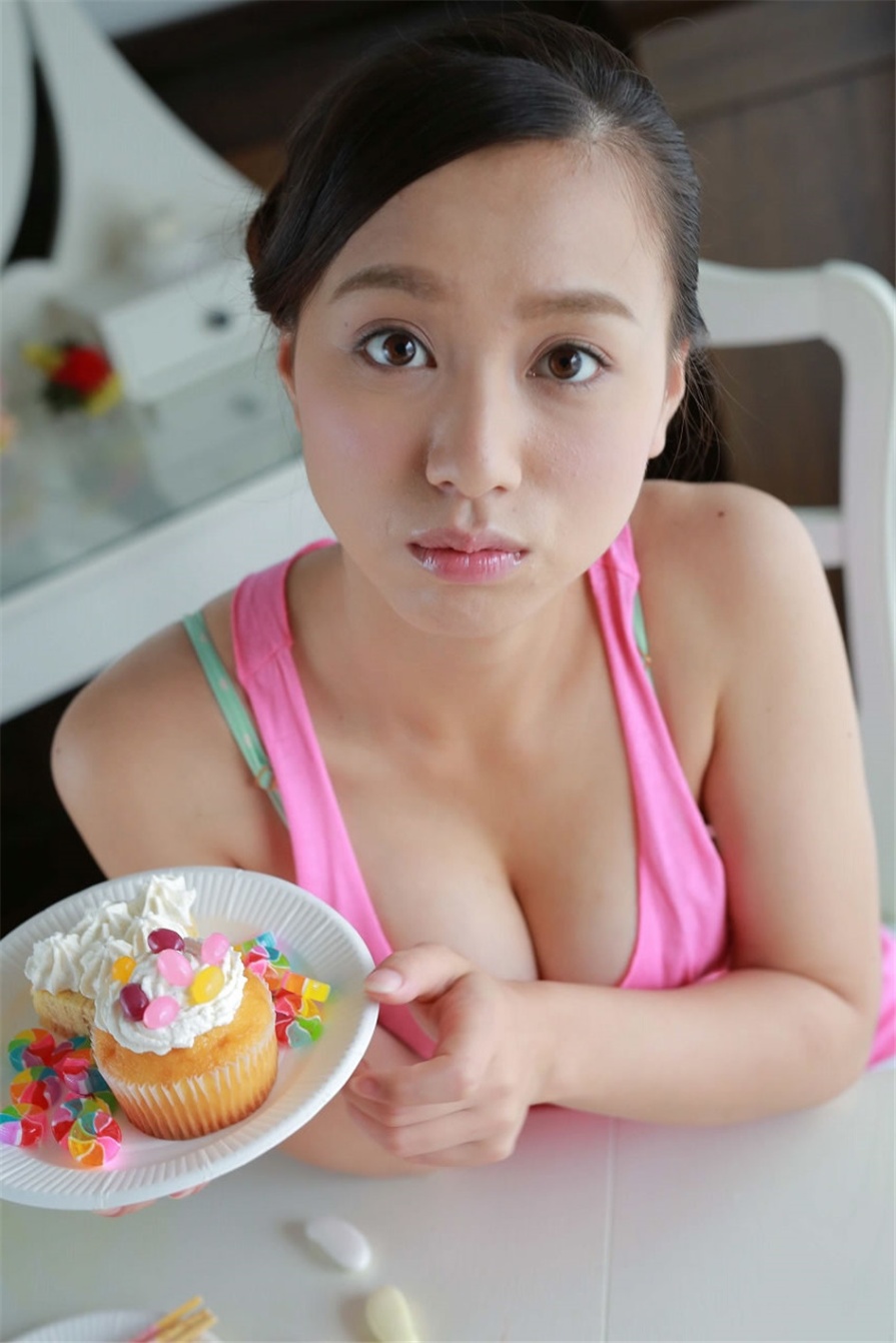 日本可爱美女美咲姫自制奶油蛋糕迷人乳沟走光私房照(第63页)