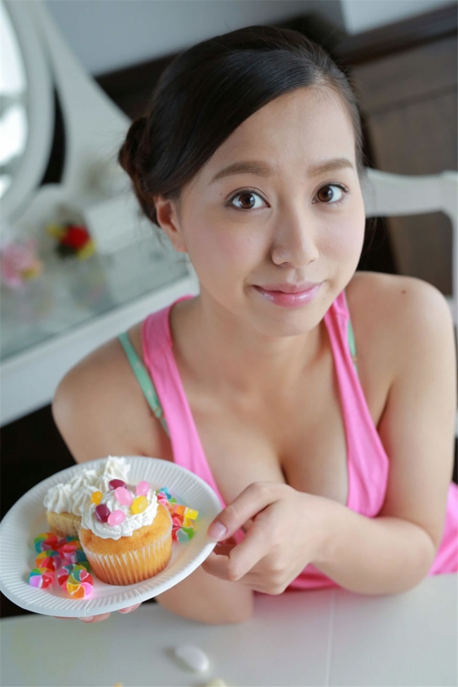 日本可爱美女美咲姫自制奶油蛋糕迷人乳沟走光私房照(第68页)