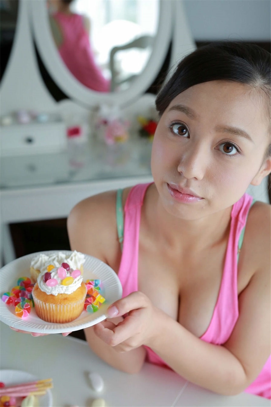 日本可爱美女美咲姫自制奶油蛋糕迷人乳沟走光私房照(第71页)