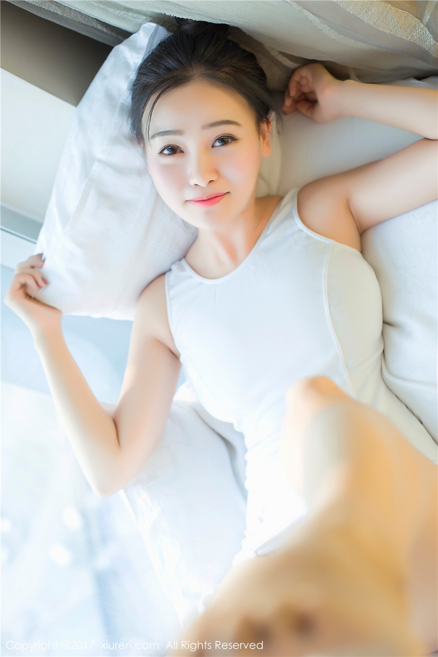 爱笑的甜美女生芈琳娜床上白皙乳沟诱人写真(第15页)