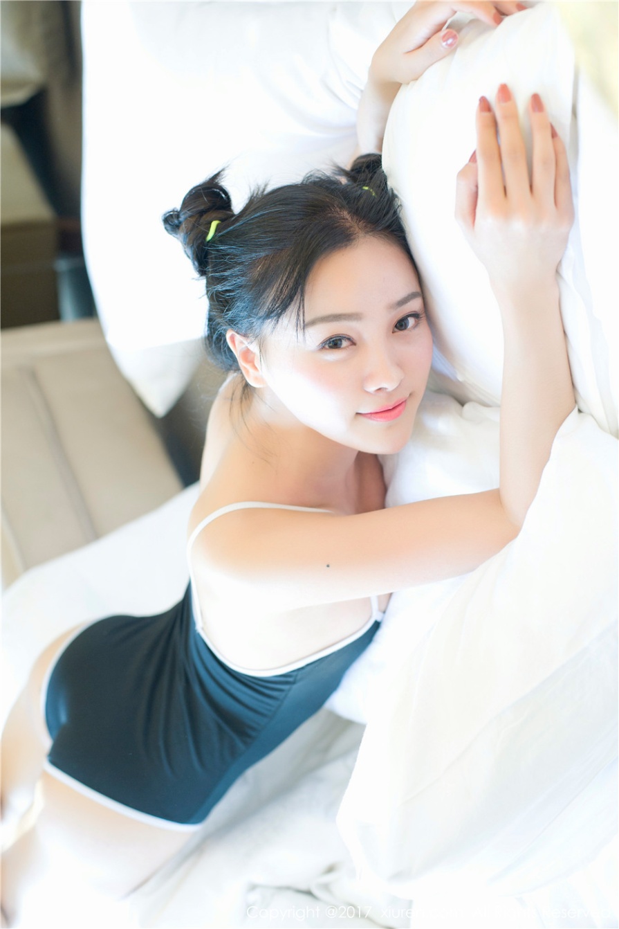 爱笑的甜美女生芈琳娜床上白皙乳沟诱人写真(第29页)