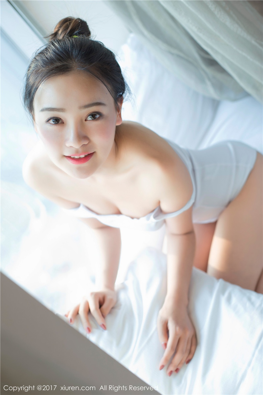 爱笑的甜美女生芈琳娜床上白皙乳沟诱人写真(第48页)