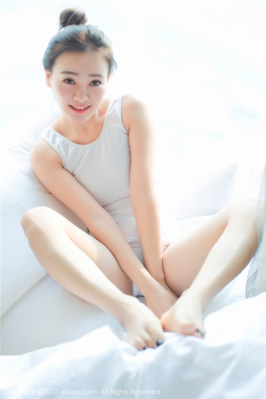 爱笑的甜美女生芈琳娜床上白皙乳沟诱人写真(第54页)