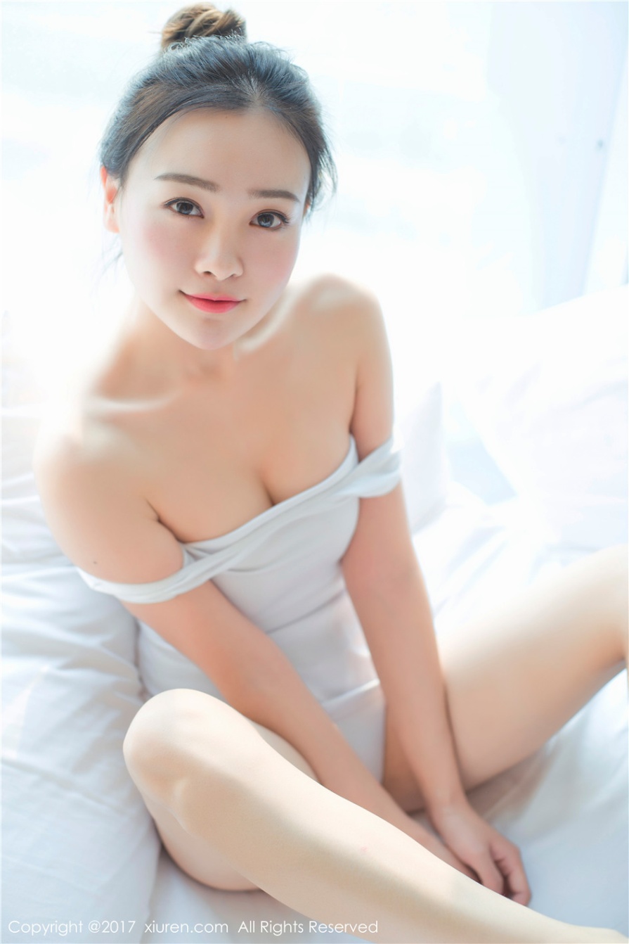 爱笑的甜美女生芈琳娜床上白皙乳沟诱人写真(第60页)