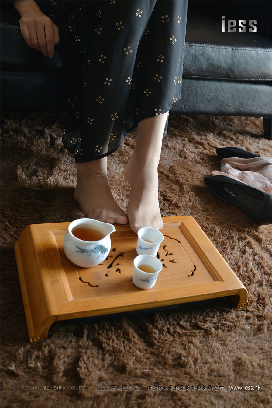 长腿茶艺美女小C薄丝美足写真(第8页)