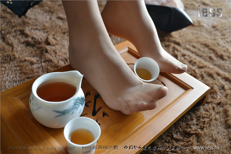 长腿茶艺美女小C薄丝美足写真(第26页)