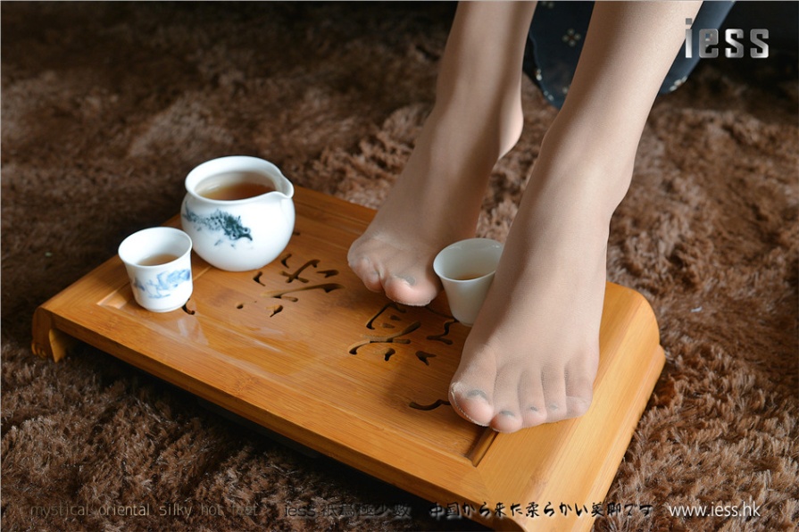 长腿茶艺美女小C薄丝美足写真(第33页)