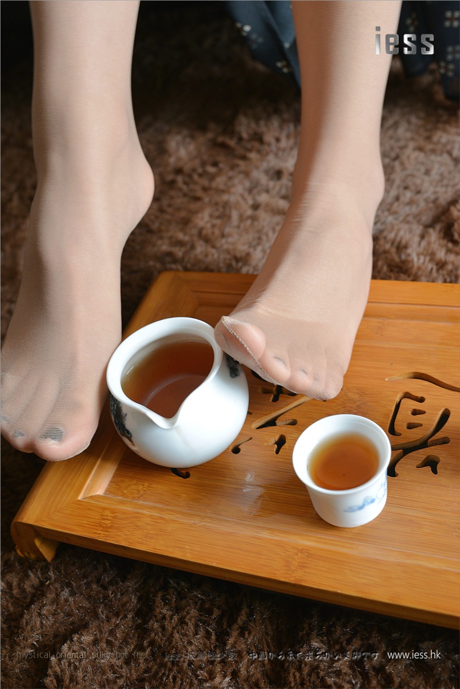 长腿茶艺美女小C薄丝美足写真(第63页)