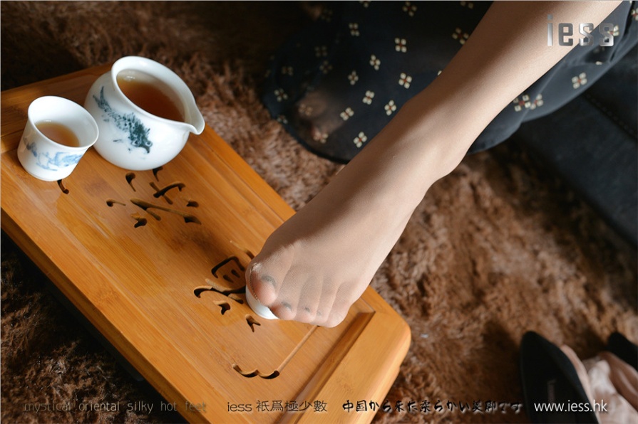 长腿茶艺美女小C薄丝美足写真(第67页)