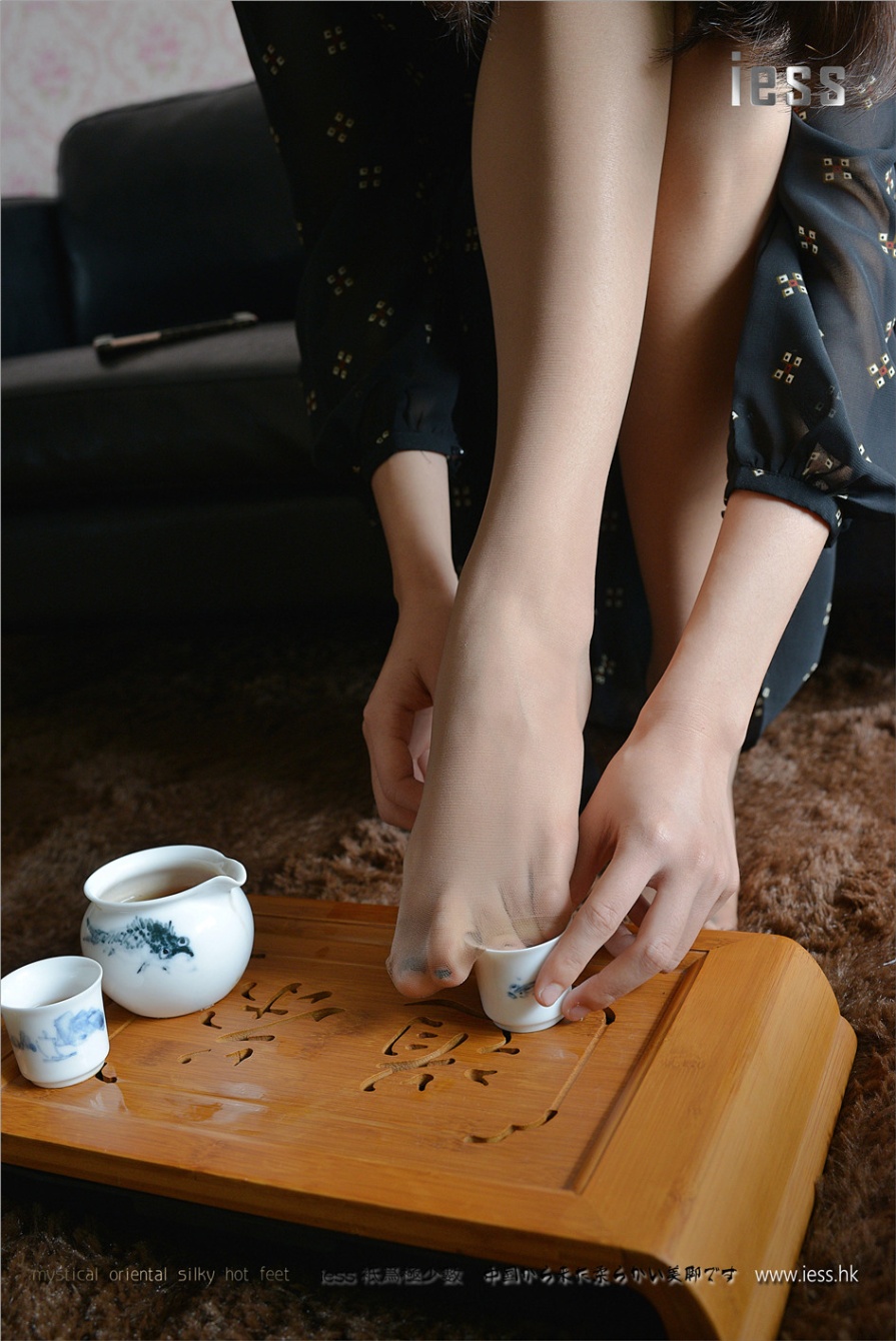 长腿茶艺美女小C薄丝美足写真(第69页)
