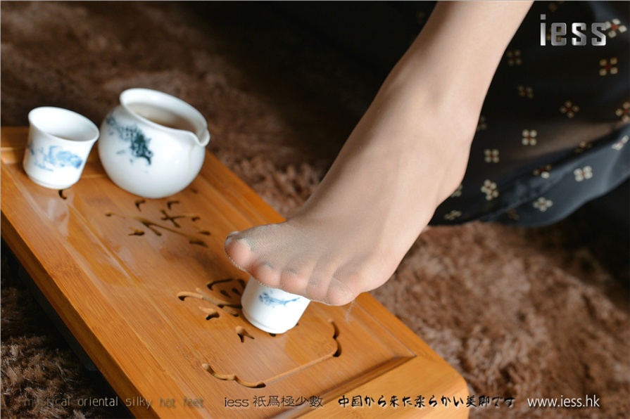 长腿茶艺美女小C薄丝美足写真(第72页)
