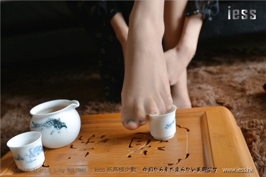 长腿茶艺美女小C薄丝美足写真(第84页)