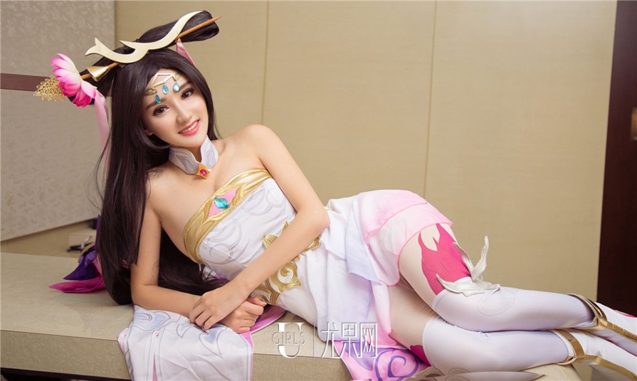 甜美嫩模子书洛迷人古装写真图片(第17页)