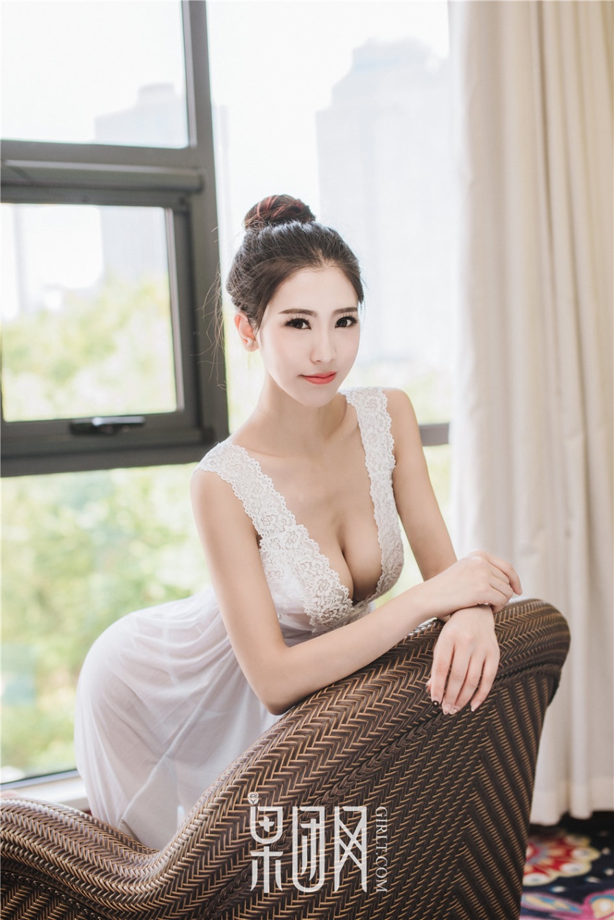 性感腿模灵儿室内情趣睡衣美足诱惑写真图片(第8页)