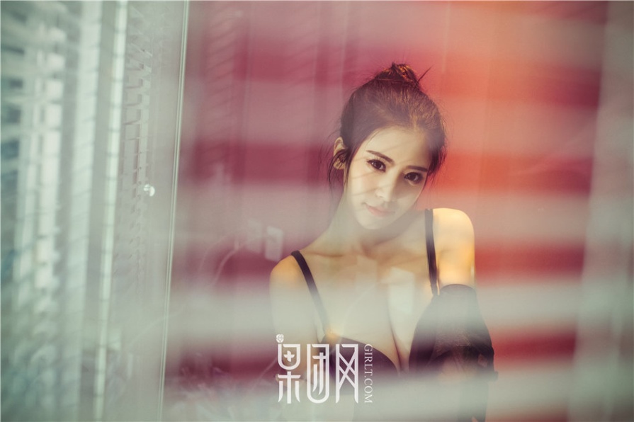 性感腿模灵儿室内情趣睡衣美足诱惑写真图片(第47页)