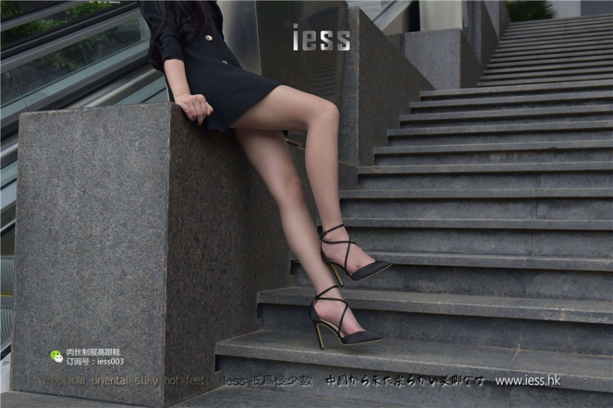 OL装美女欣欣丝袜美足街拍(第15页)