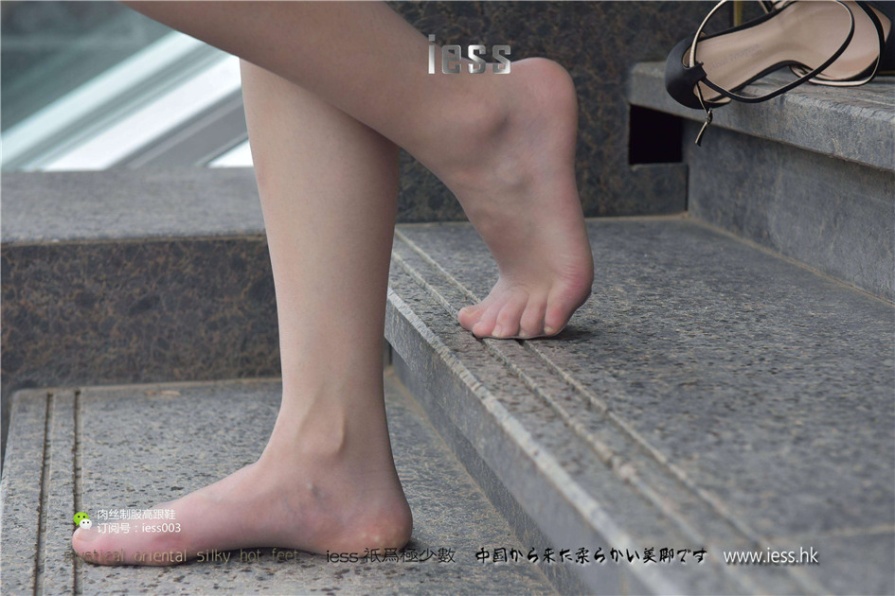 OL装美女欣欣丝袜美足街拍(第40页)