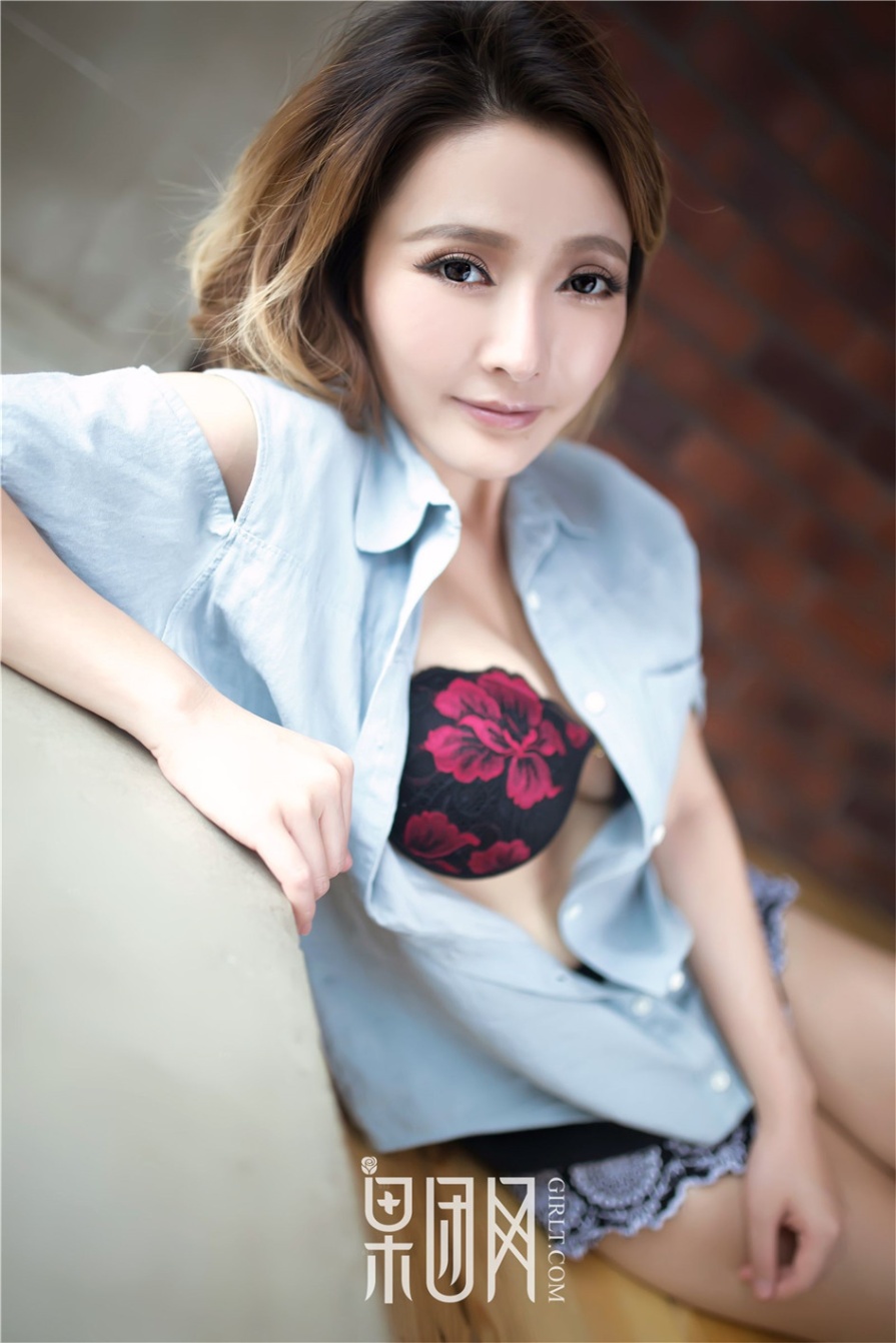 短发美女室内性感内衣美胸诱惑写真图片(第30页)
