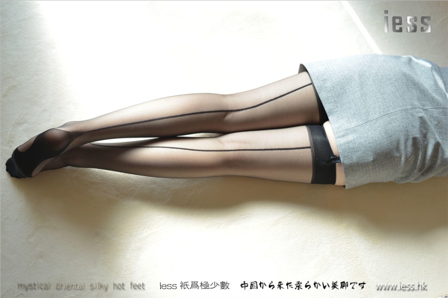 OL装模特小夕黑丝美足诱惑写真(第45页)