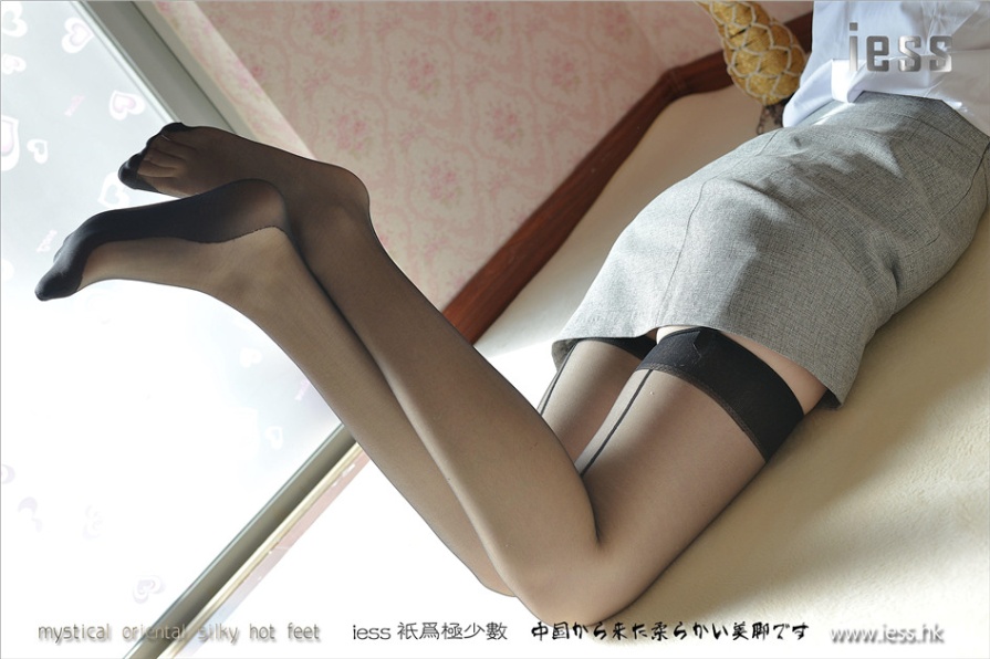 OL装模特小夕黑丝美足诱惑写真(第53页)