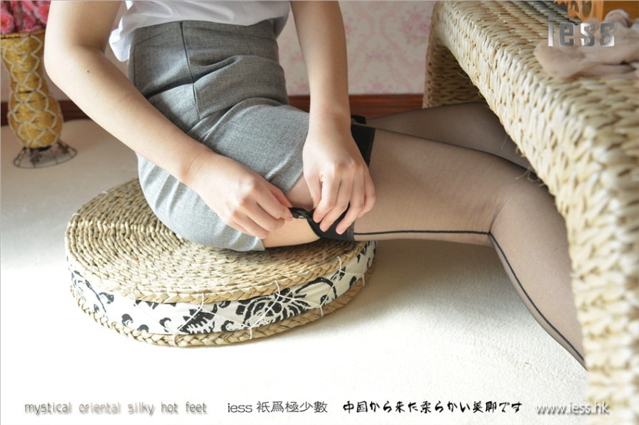 OL装模特小夕黑丝美足诱惑写真(第73页)