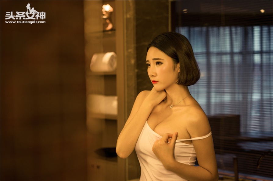 短发美女秦若兮酒庄性感美足私拍(第27页)