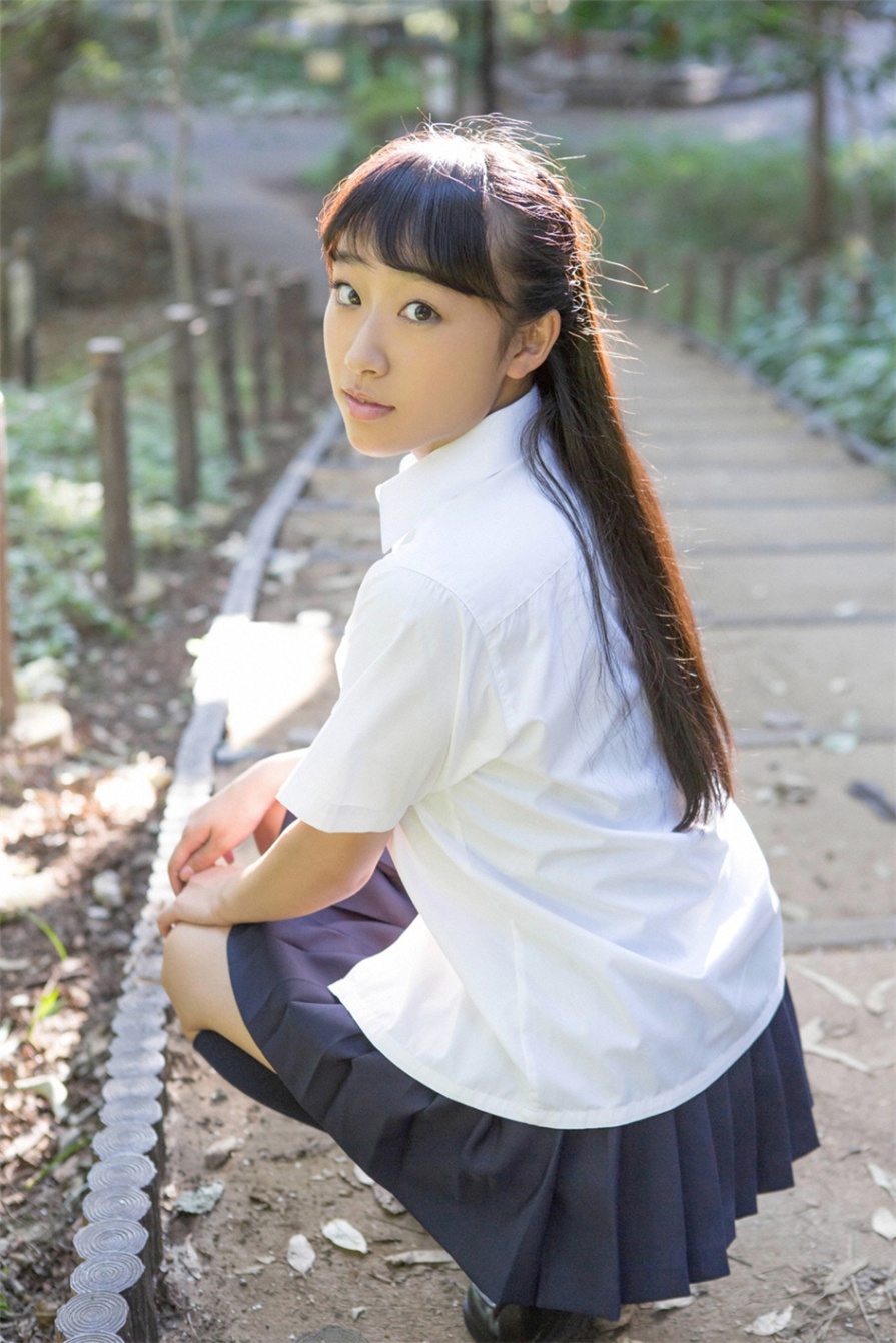日本清纯美女木村涼香比基尼白嫩胸部写真图片(第2页)