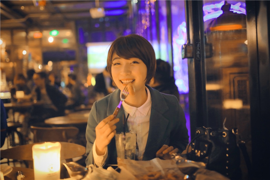 童颜美女多姿多彩的生活照写真(第22页)