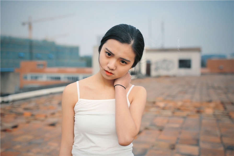 童颜美女多姿多彩的生活照写真(第32页)